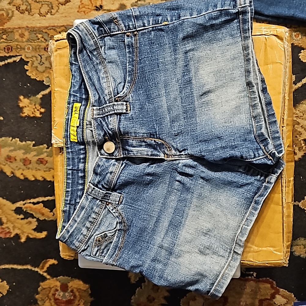 Junior Wannabettabutt? Jean shorts